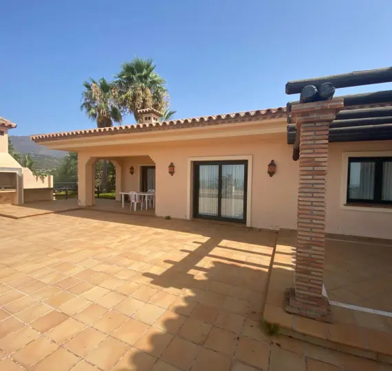 Sale of detached villa in La Cala