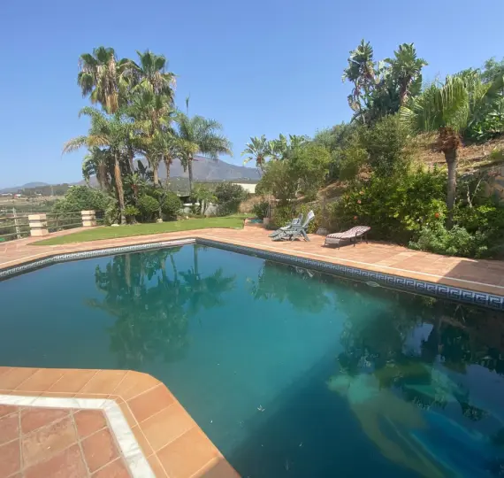 Sale of detached villa in La Cala