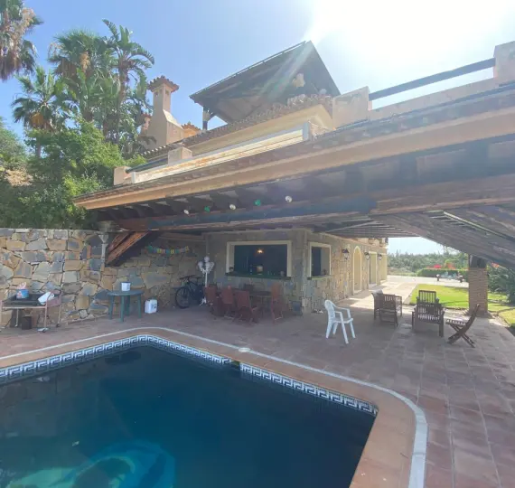 Sale of detached villa in La Cala