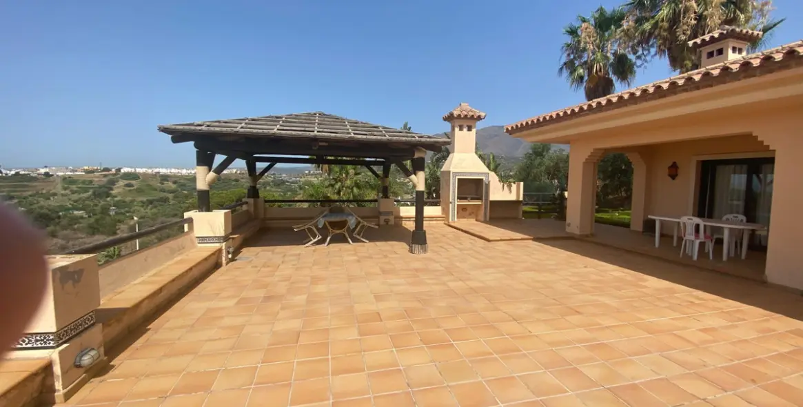 Sale of detached villa in La Cala 19
