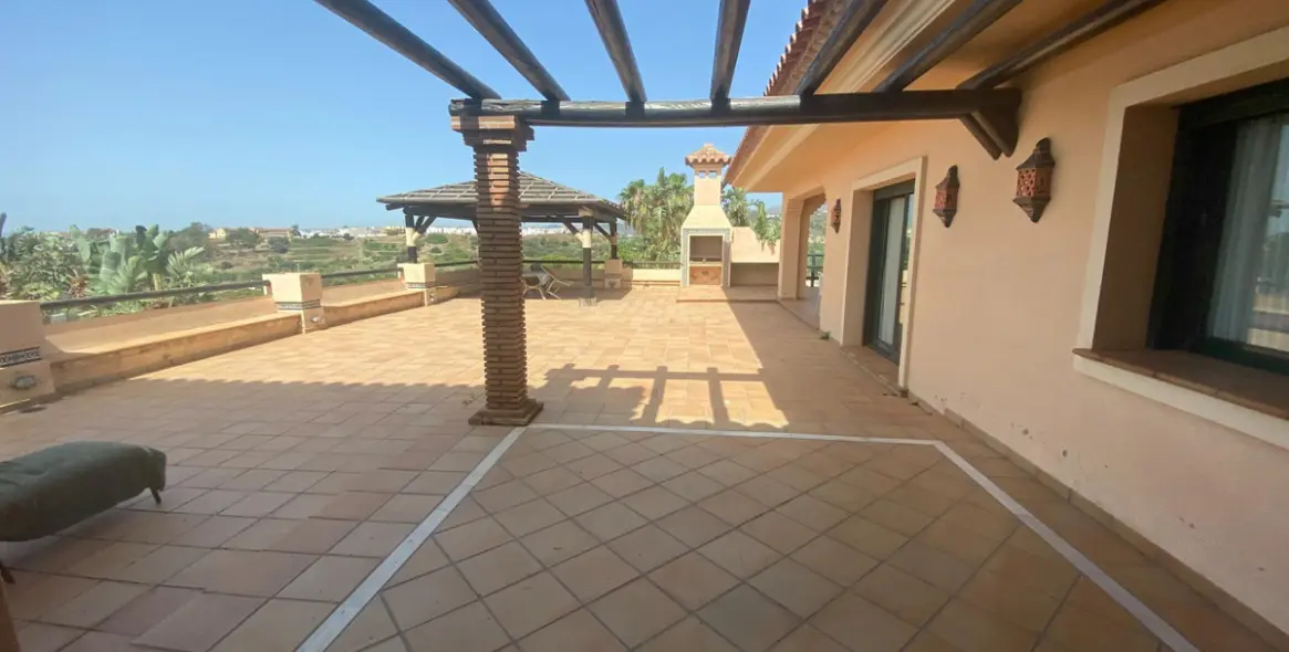 Sale of detached villa in La Cala 20