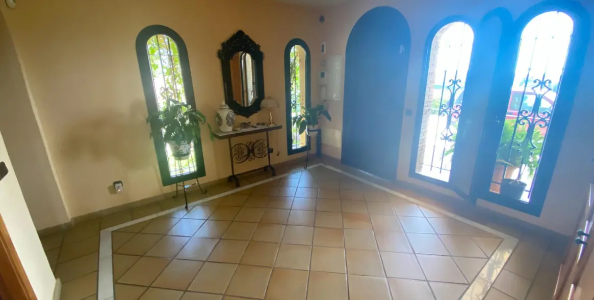 Sale of detached villa in La Cala 21