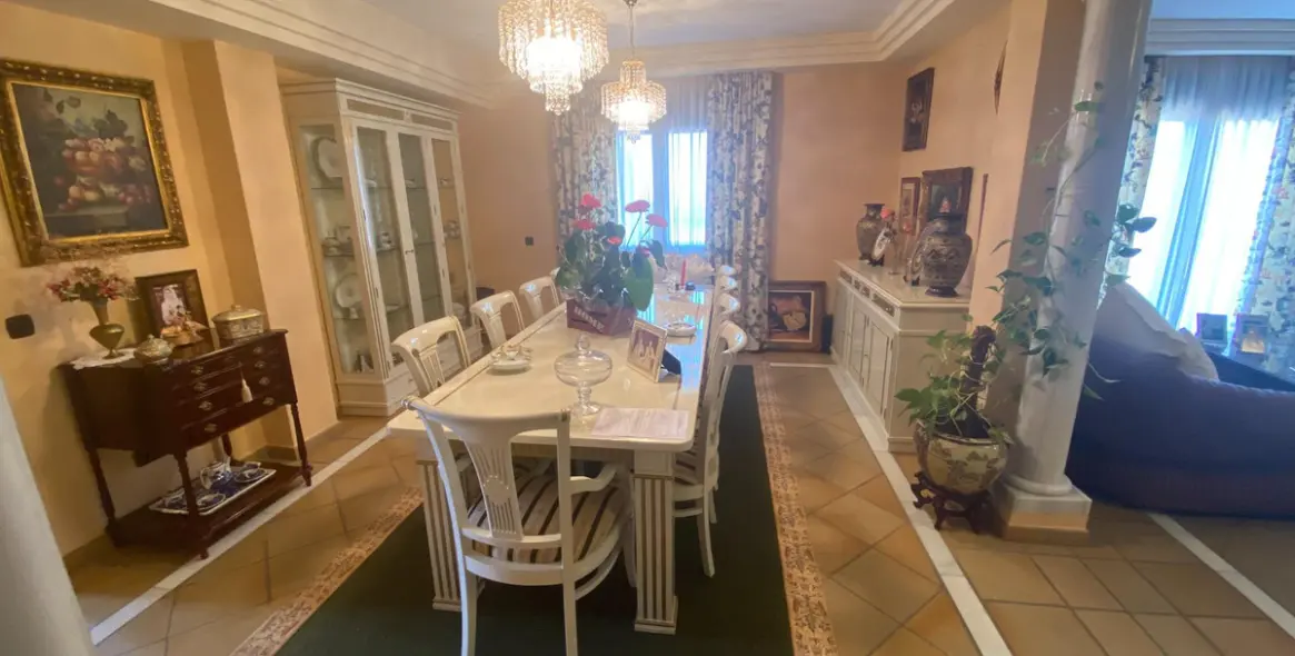 Sale of detached villa in La Cala 30