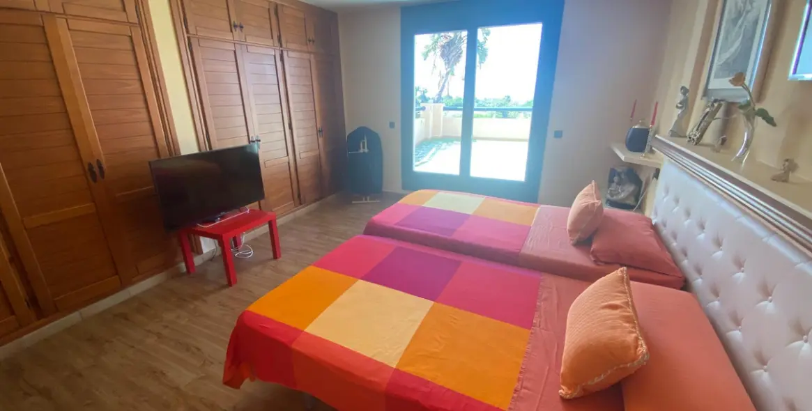 Sale of detached villa in La Cala 39