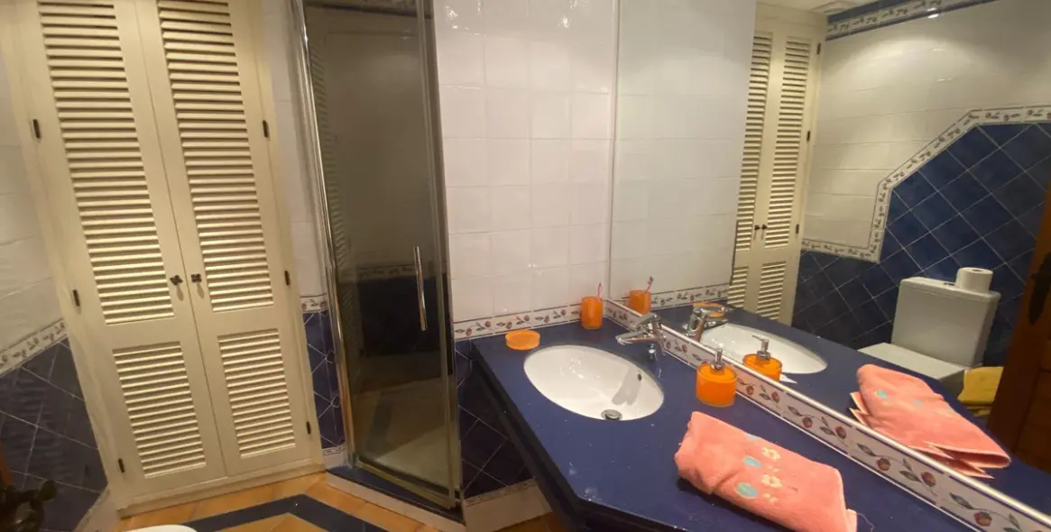 Sale of detached villa in La Cala 46