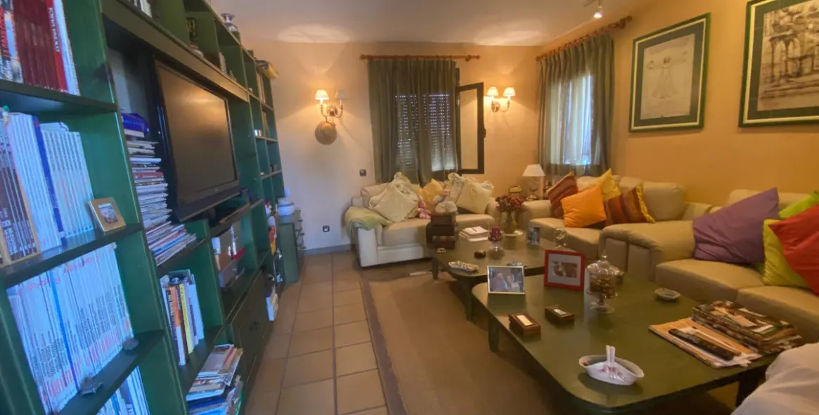 Sale of detached villa in La Cala 47