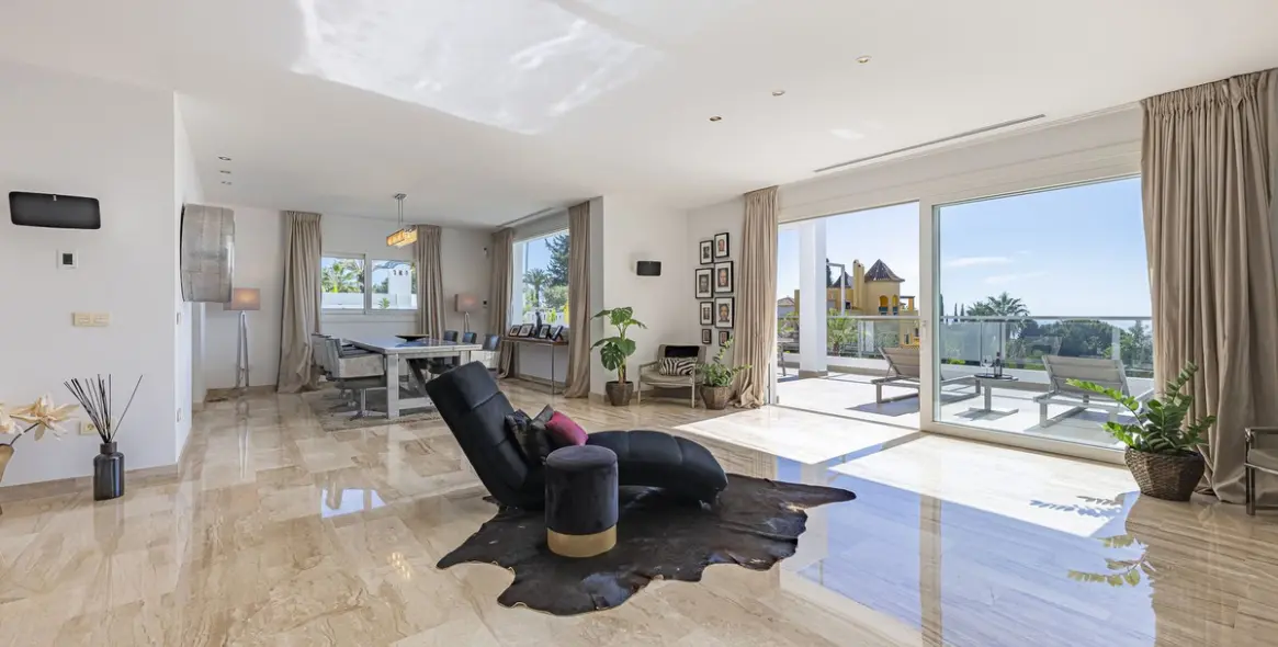 Продажа  отдельно стоящей виллы в El Rosario 7