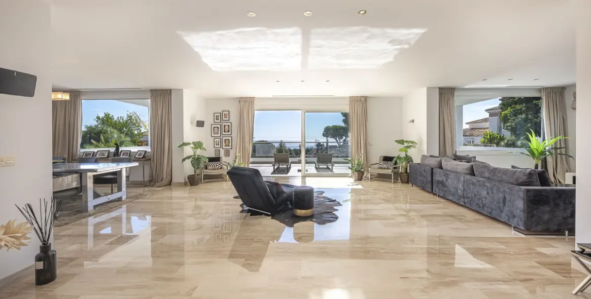 Продажа  отдельно стоящей виллы в El Rosario 8