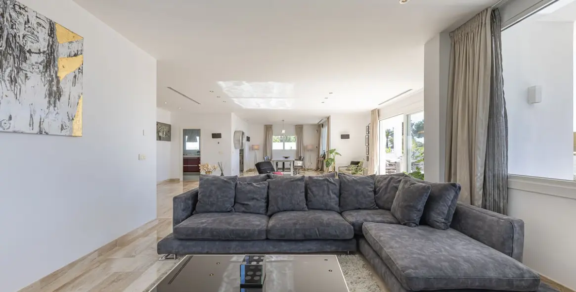 Продажа  отдельно стоящей виллы в El Rosario 9