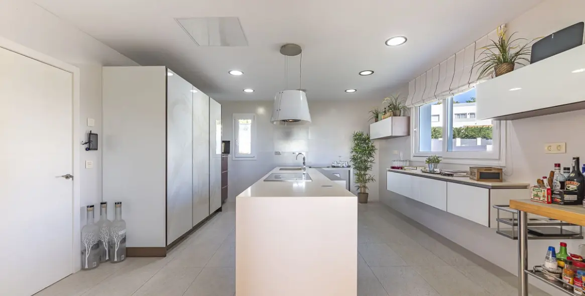 Продажа  отдельно стоящей виллы в El Rosario 13