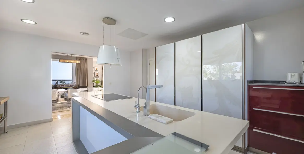 Продажа  отдельно стоящей виллы в El Rosario 15