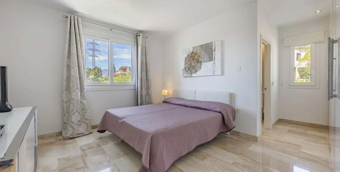 Продажа  отдельно стоящей виллы в El Rosario 40