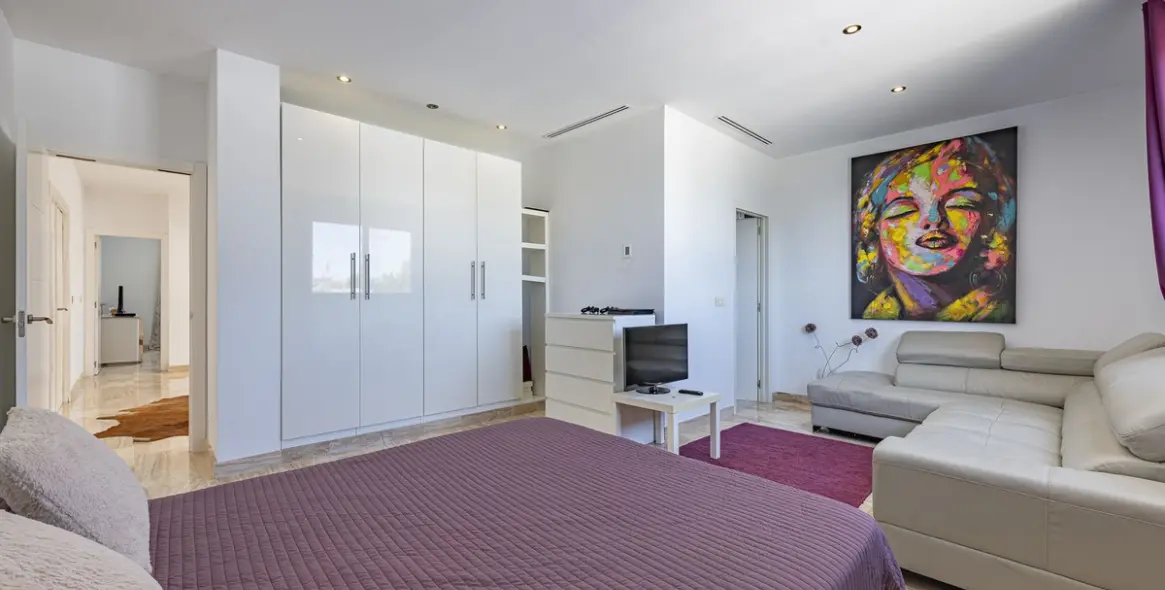 Продажа  отдельно стоящей виллы в El Rosario 44