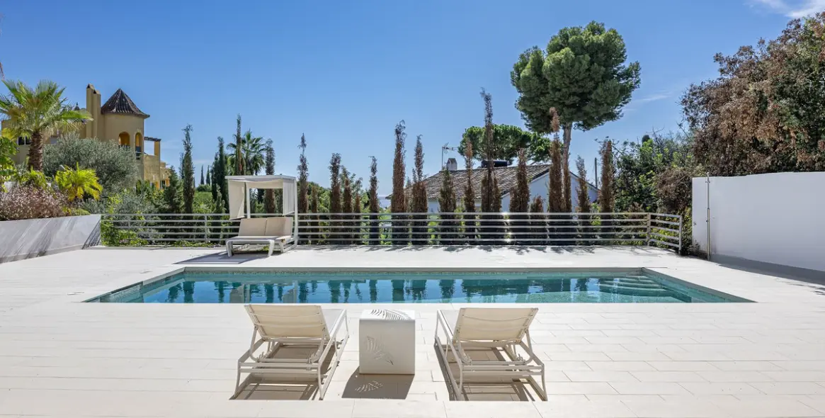 Продажа  отдельно стоящей виллы в El Rosario 50