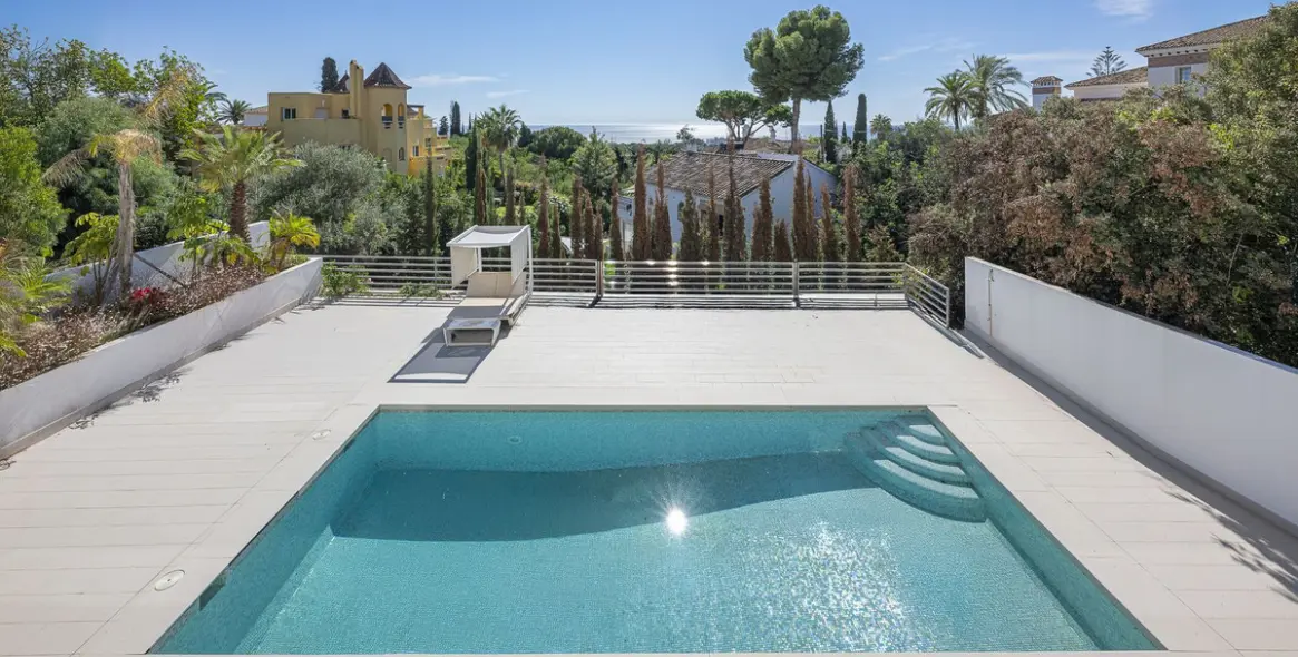 Продажа  отдельно стоящей виллы в El Rosario 51