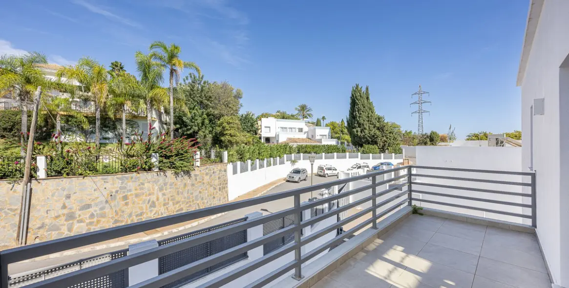 Продажа  отдельно стоящей виллы в El Rosario 53