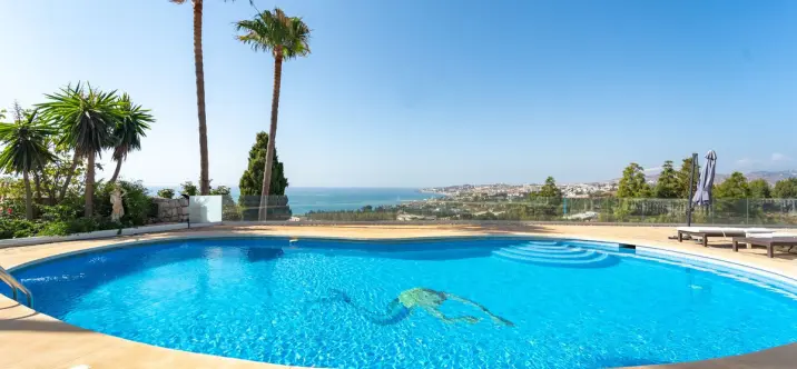 Sale of detached villa in Mijas Costa 0