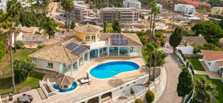 Sale of detached villa in Mijas Costa 2
