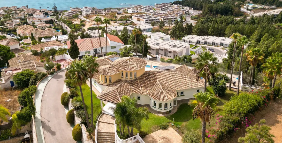 Sale of detached villa in Mijas Costa 4