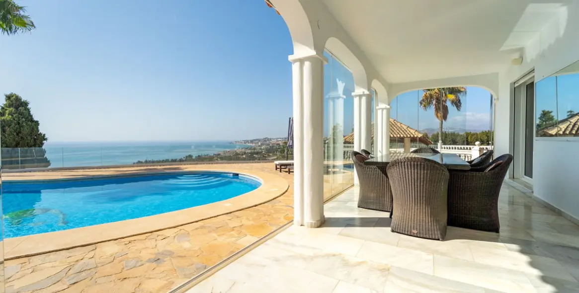 Sale of detached villa in Mijas Costa 25