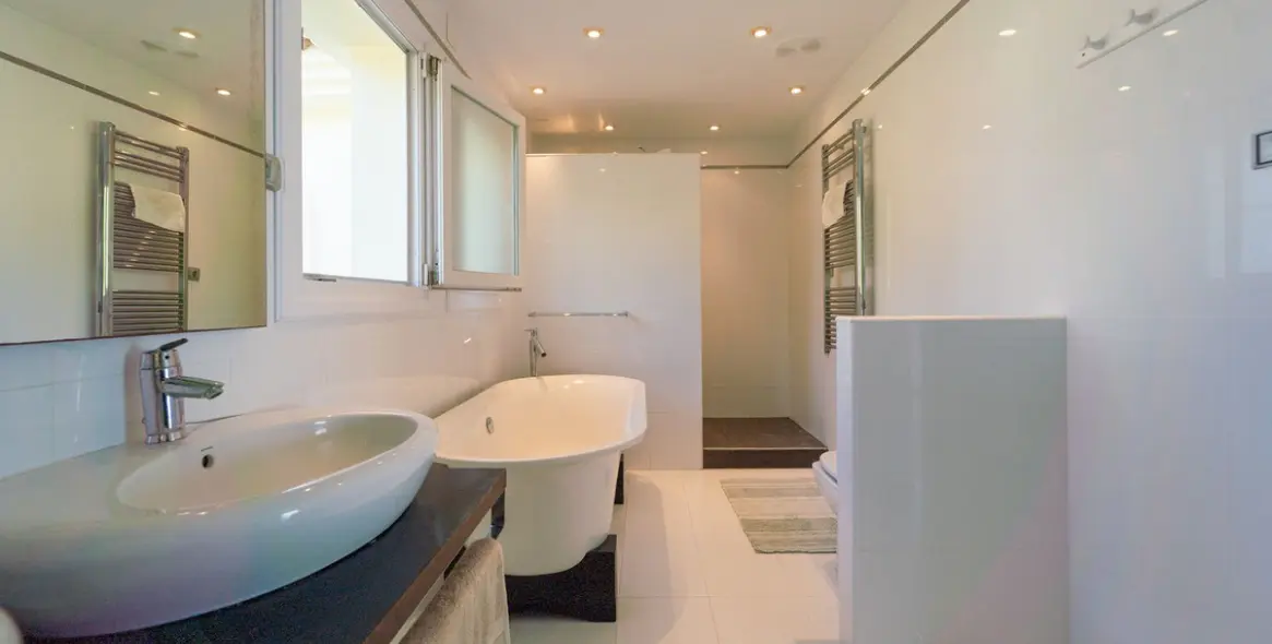 Sale of detached villa in Mijas Costa 46