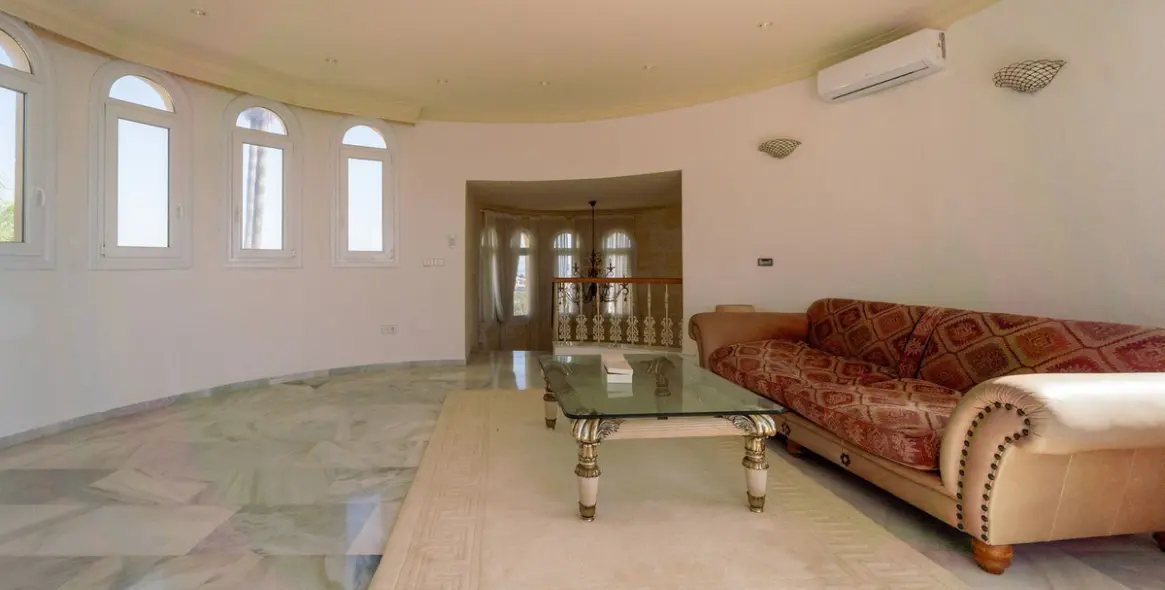 Sale of detached villa in Mijas Costa 52