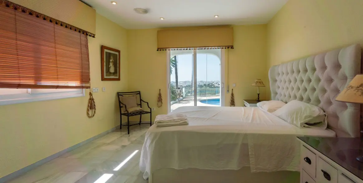 Sale of detached villa in Mijas Costa 64