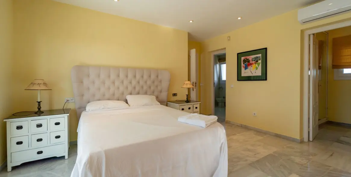 Sale of detached villa in Mijas Costa 67