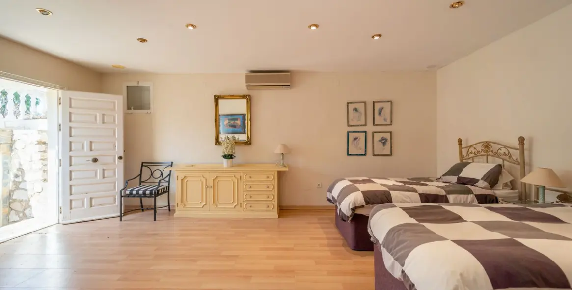 Sale of detached villa in Mijas Costa 74