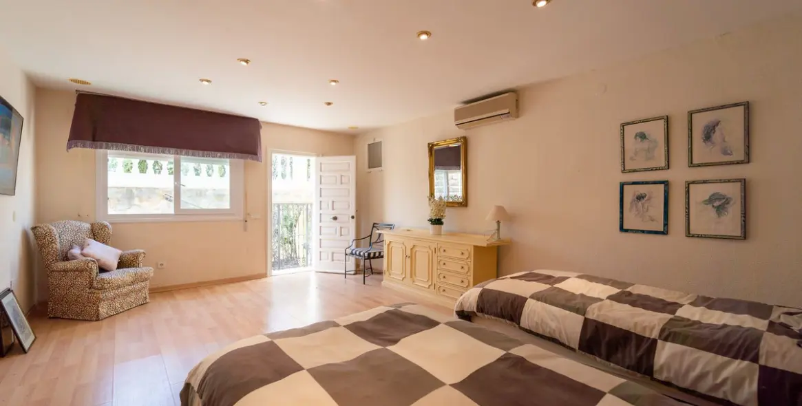 Sale of detached villa in Mijas Costa 75