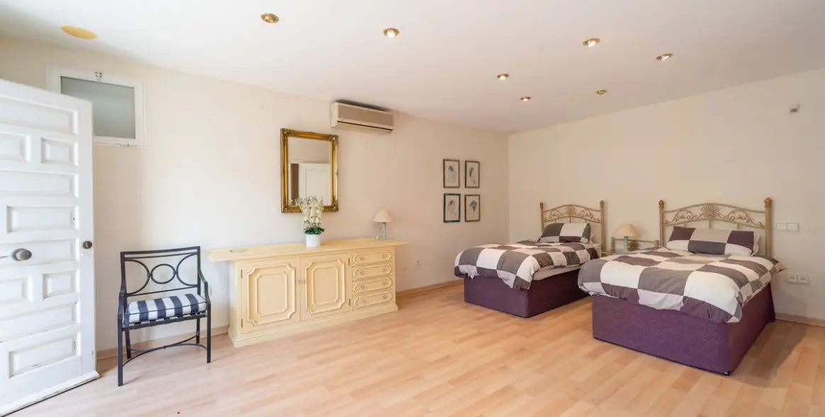 Sale of detached villa in Mijas Costa 76