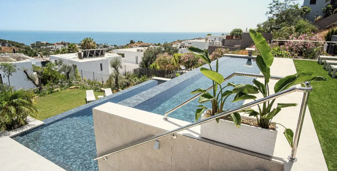 Sale of detached villa in Mijas 1