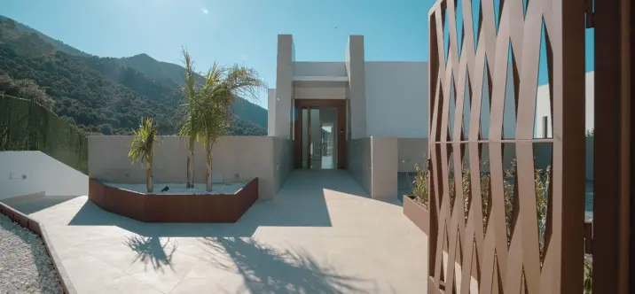 Sale of detached villa in Mijas 1