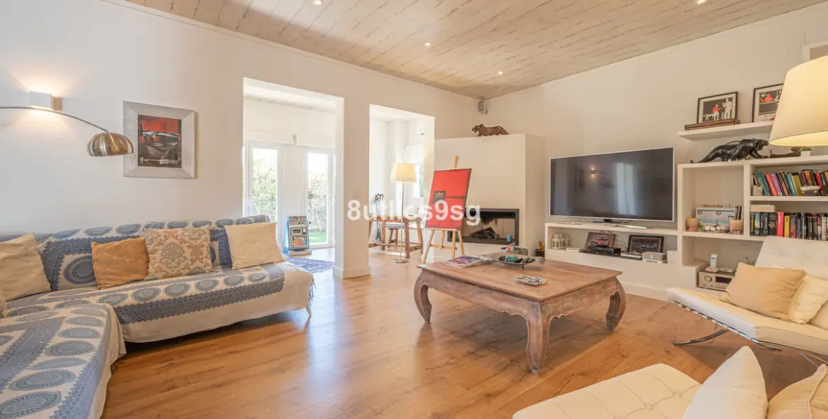 Venta de villa independiente en Nueva Andalucía 4