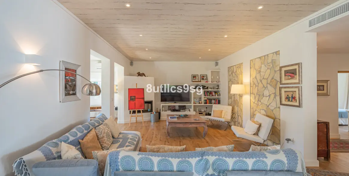 Venta de villa independiente en Nueva Andalucía 5