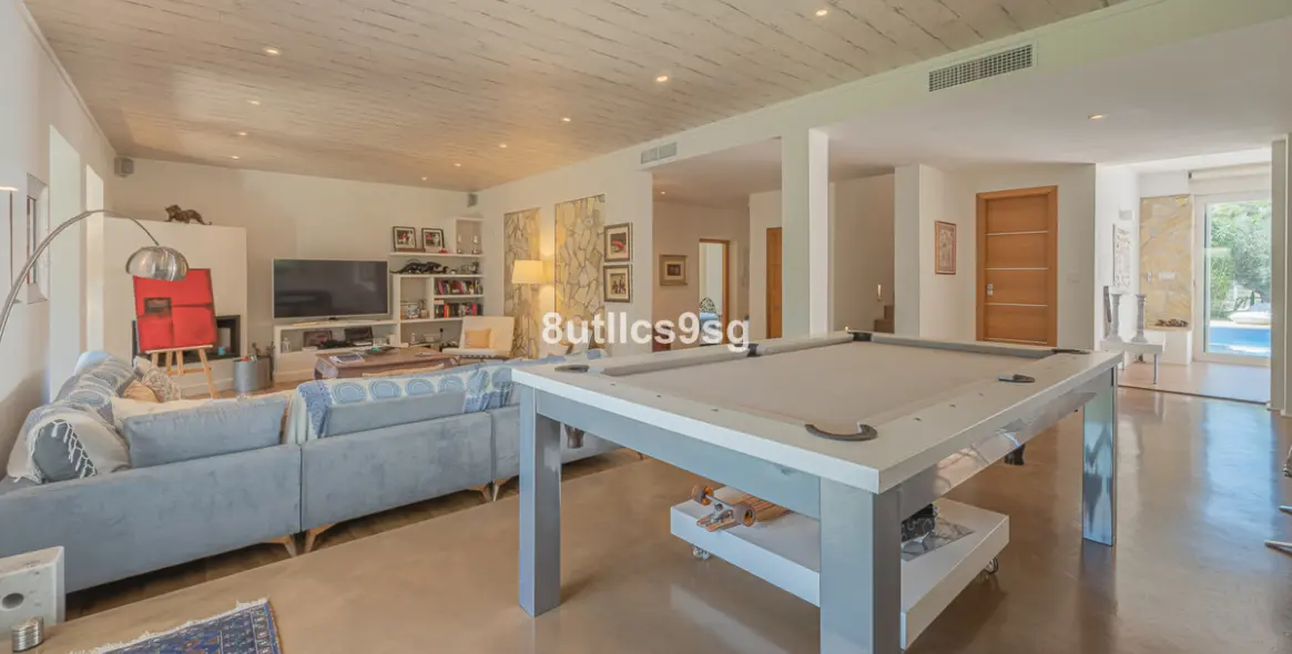 Venta de villa independiente en Nueva Andalucía 9