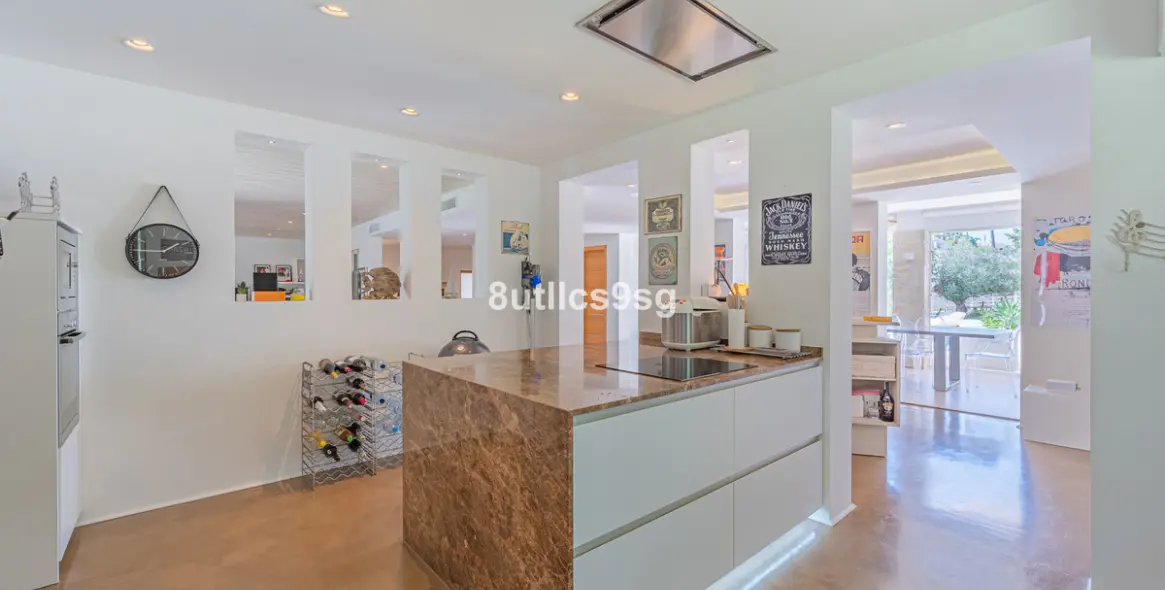 Venta de villa independiente en Nueva Andalucía 18