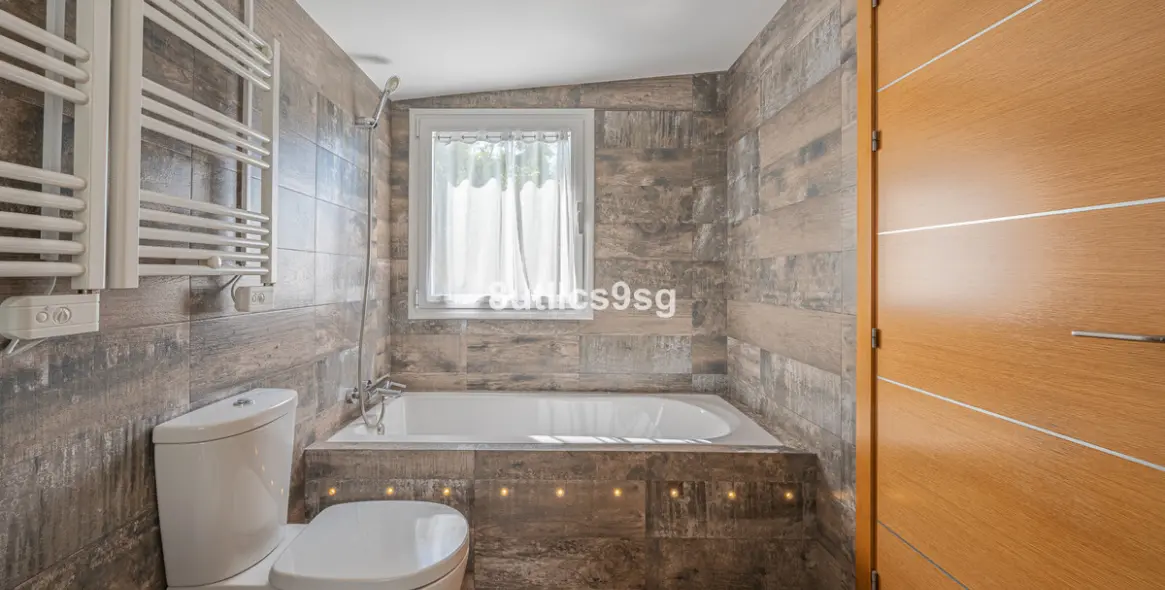 Sale of detached villa in Nueva Andalucía 25