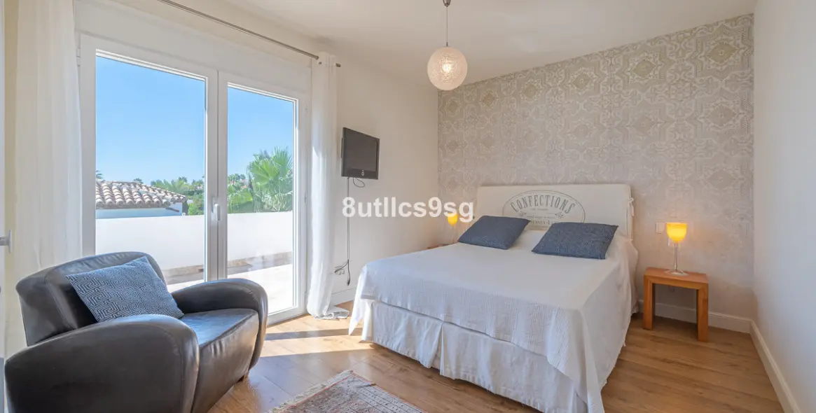 Sale of detached villa in Nueva Andalucía 29
