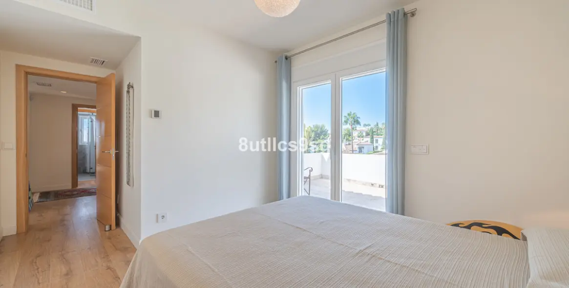Sale of detached villa in Nueva Andalucía 37