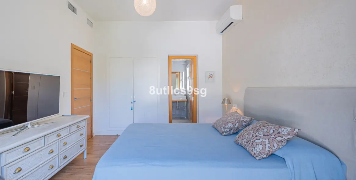 Sale of detached villa in Nueva Andalucía 40
