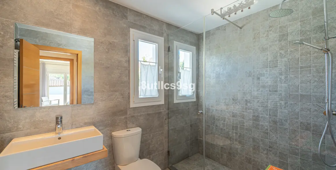 Sale of detached villa in Nueva Andalucía 41