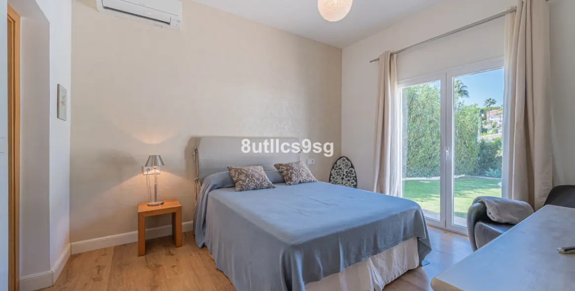 Продажа  отдельно стоящей виллы в Nueva Andalucía 39
