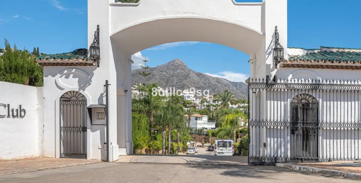 Продажа  отдельно стоящей виллы в Nueva Andalucía 56