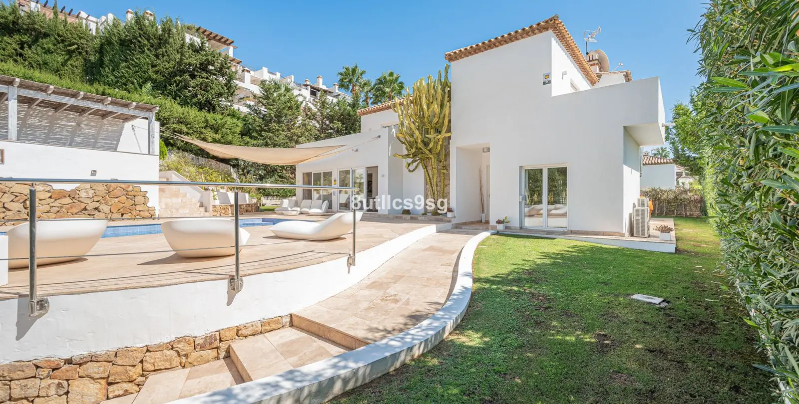 Sale of detached villa in Nueva Andalucía 47
