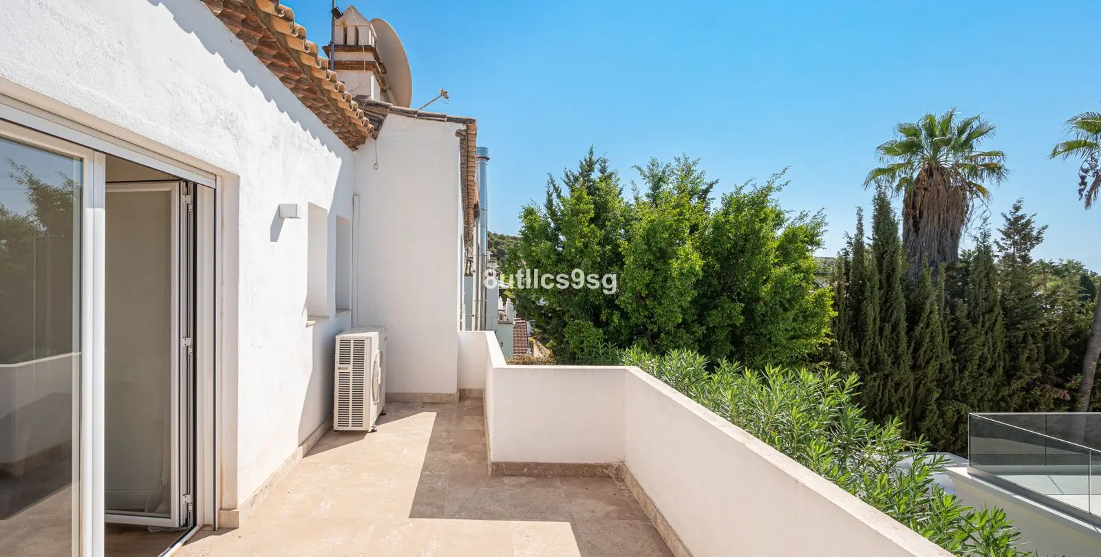 Sale of detached villa in Nueva Andalucía 32