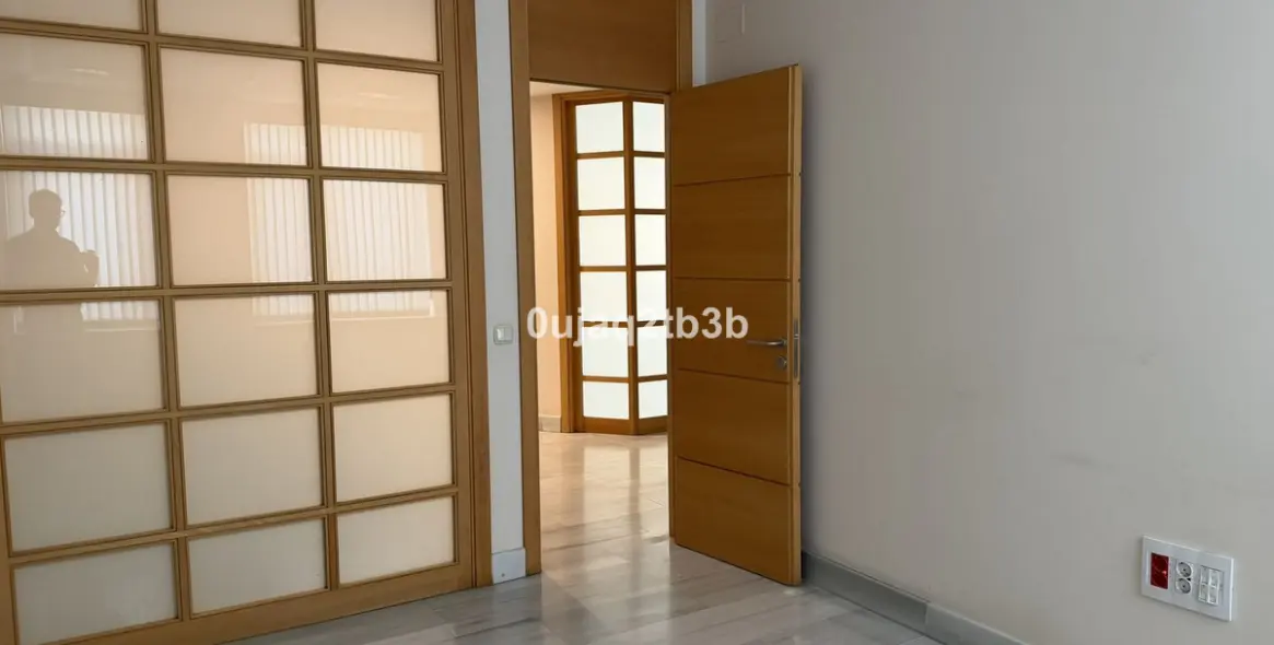 Long-term rent of office in Marbella 26