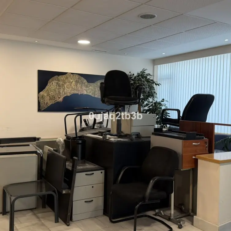 Sale of office in Marbella
