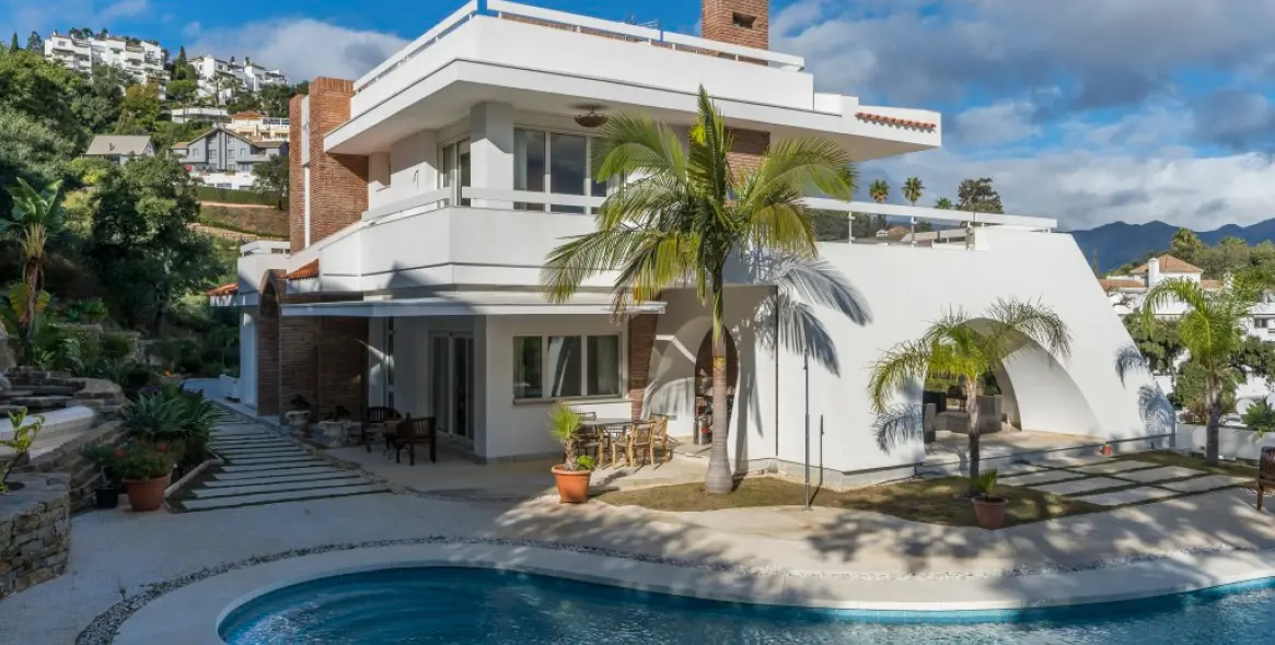 Venta de villa independiente en Marbella East (distrito La Mairena) 1