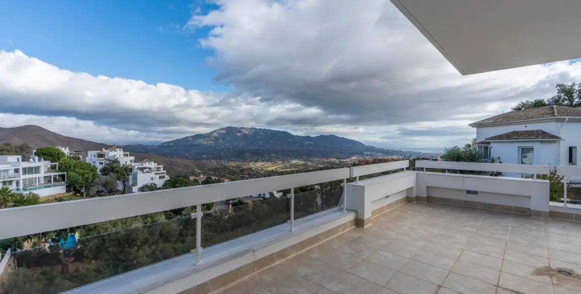 Venta de villa independiente en Marbella East (distrito La Mairena) 3